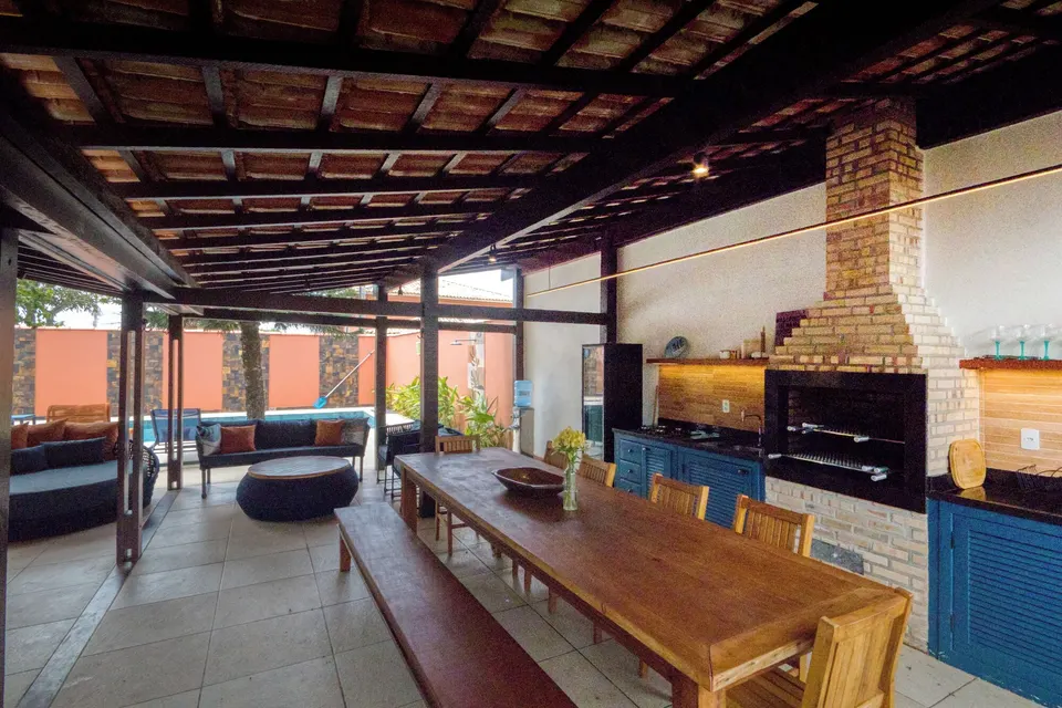 Covered barbecue pavilion with a long communal dining table